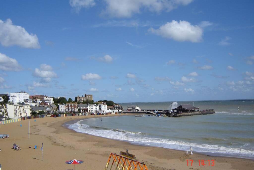 Smuggler'S Cottage Broadstairs Exterior photo