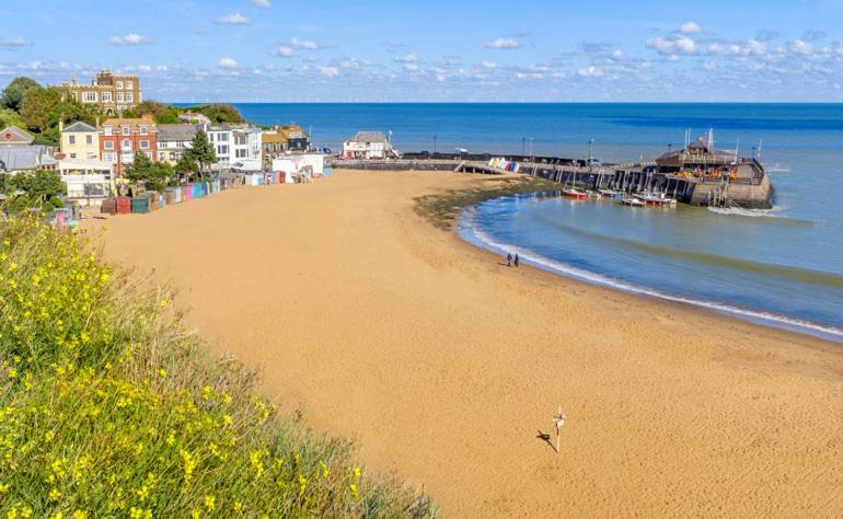 Smuggler'S Cottage Broadstairs Exterior photo